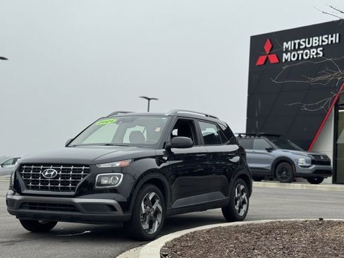 Used 2021 Hyundai Venue SEL image 6
