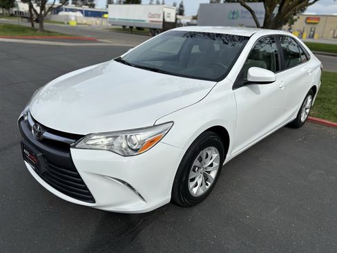 Used 2017 Toyota Camry LE image 6