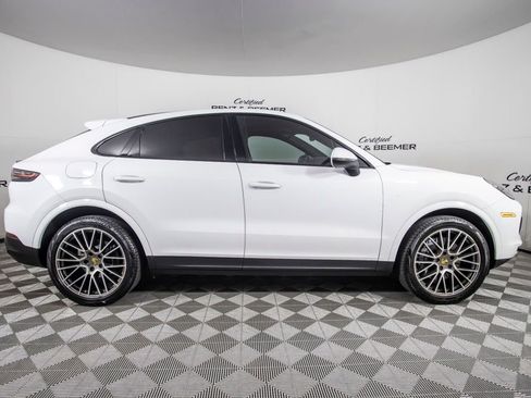 Used 2023 Porsche Cayenne Coupe AWD/4WD image 3