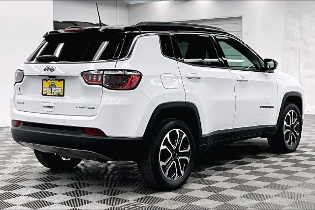 Used 2024 Jeep Compass Limited AWD/4WD image 13