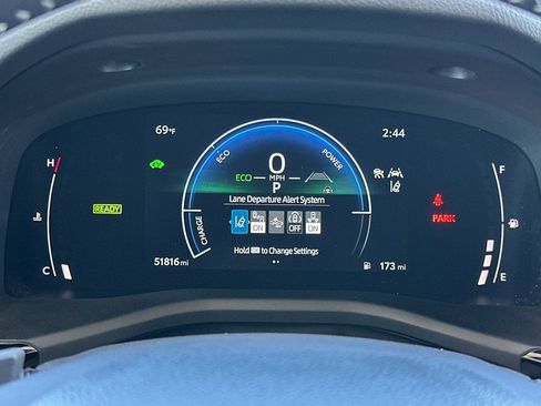 Used 2025 Toyota Camry SE image 23