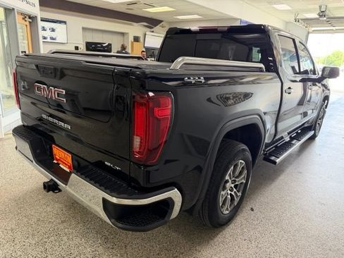 Used 2022 GMC Sierra 1500 SLT w/ SLT Convenience Package AWD/4WD image 5