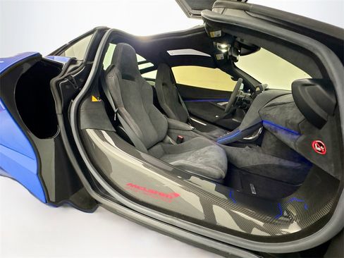 Used 2018 McLaren 720S image 30