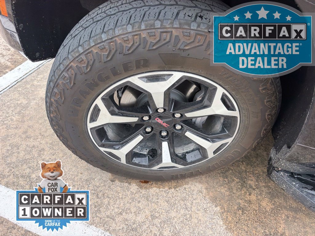 Used 2025 GMC Yukon AT4 AWD/4WD image 7