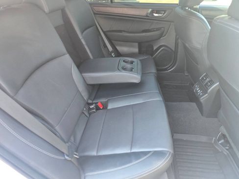 Used 2019 Subaru Outback 3.6R Limited AWD/4WD image 21