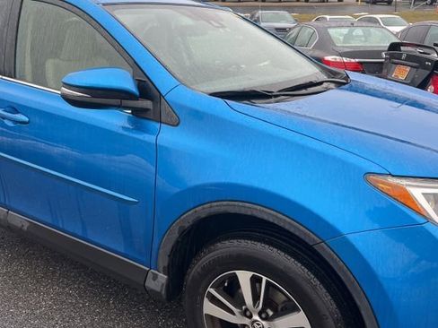 Used 2018 Toyota RAV4 XLE image 16