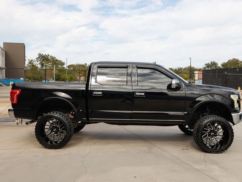 Used 2017 Ford F150 Lariat w/ Equipment Group 501A Mid image 18