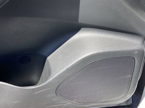 Used 2025 Nissan Rogue SV FWD image 19