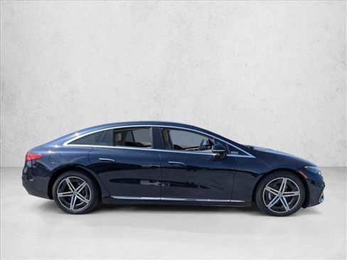 Used 2023 Mercedes-Benz EQS 580 4MATIC Sedan image 4