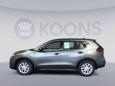 Used 2020 Nissan Rogue S FWD image 2