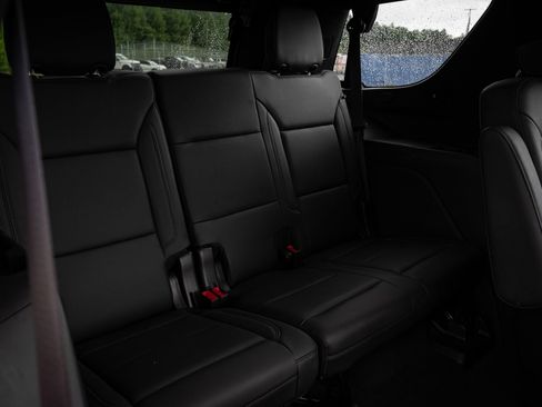 Used 2021 Chevrolet Tahoe Z71 w/ Z71 Off-Road Package AWD/4WD image 27