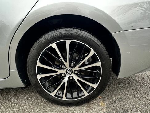 Used 2018 Toyota Camry SE image 30