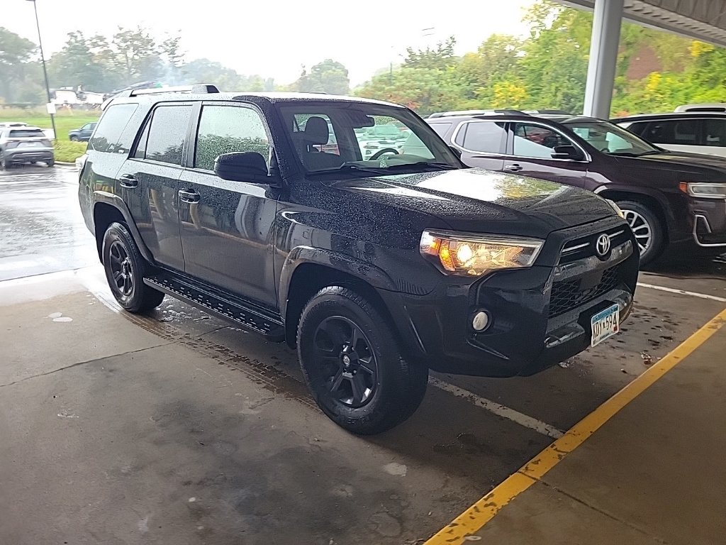 Used 2020 Toyota 4Runner SR5 AWD/4WD image 5