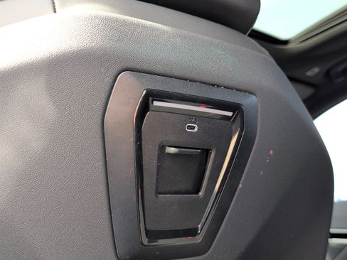 Used 2024 BMW 530i w/ M Sport Package image 31