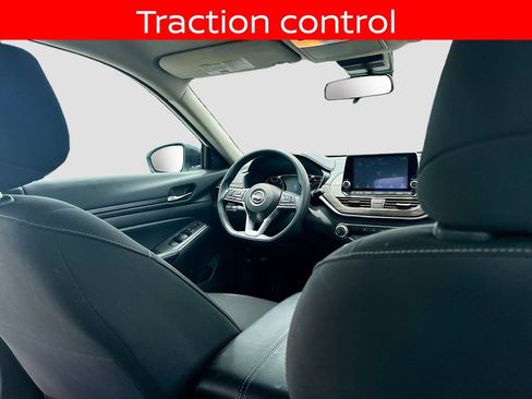 Used 2025 Nissan Altima 2.5 SV FWD image 21