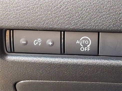 Used 2023 Nissan Rogue SV image 23