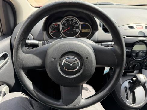 Used 2013 MAZDA MAZDA2 Sport FWD image 22