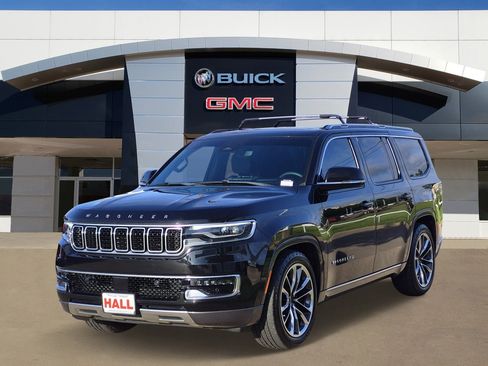 Used 2022 Jeep Wagoneer Series III w/ Premium Group I AWD/4WD image 3