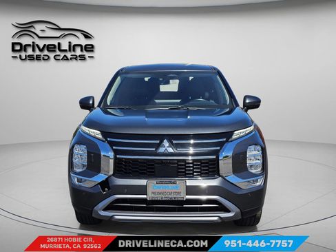 Used 2025 Mitsubishi Outlander SE AWD/4WD image 2