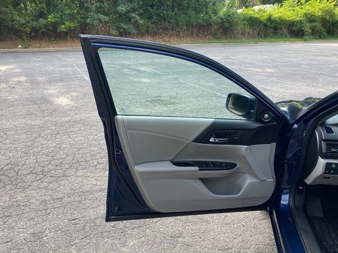 Used 2015 Honda Accord EX-L image 14
