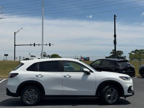 New 2026 Honda HR-V LX image 5