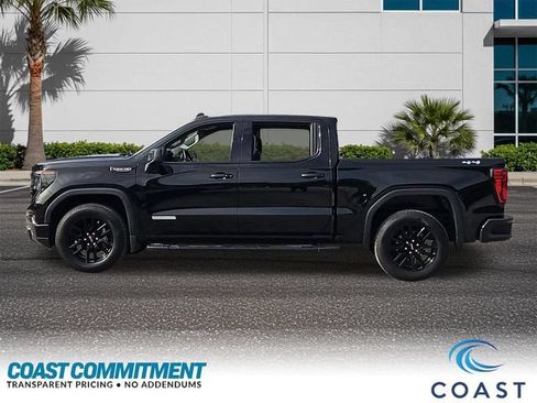Certified 2024 GMC Sierra 1500 Elevation w/ LPO, Elevation Black Package AWD/4WD image 9