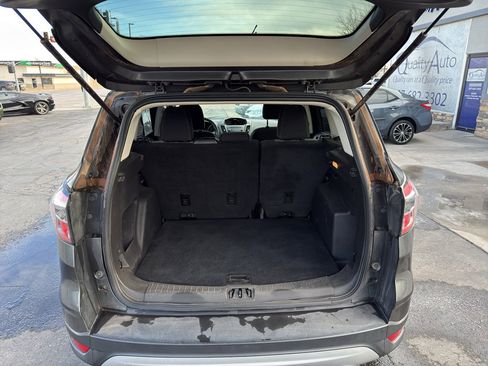 Used 2017 Ford Escape SE image 11