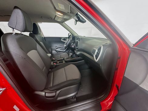 Used 2025 Kia Soul LX w/ LX Technology Package image 29