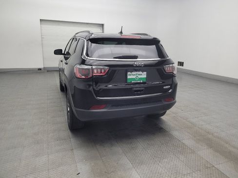Used 2019 Jeep Compass Latitude FWD image 5
