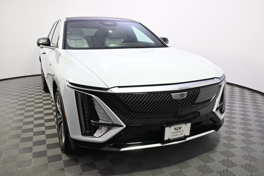 New 2026 Cadillac Lyriq Premium Luxury w/ LPO, Floor Liner Package AWD/4WD image 9