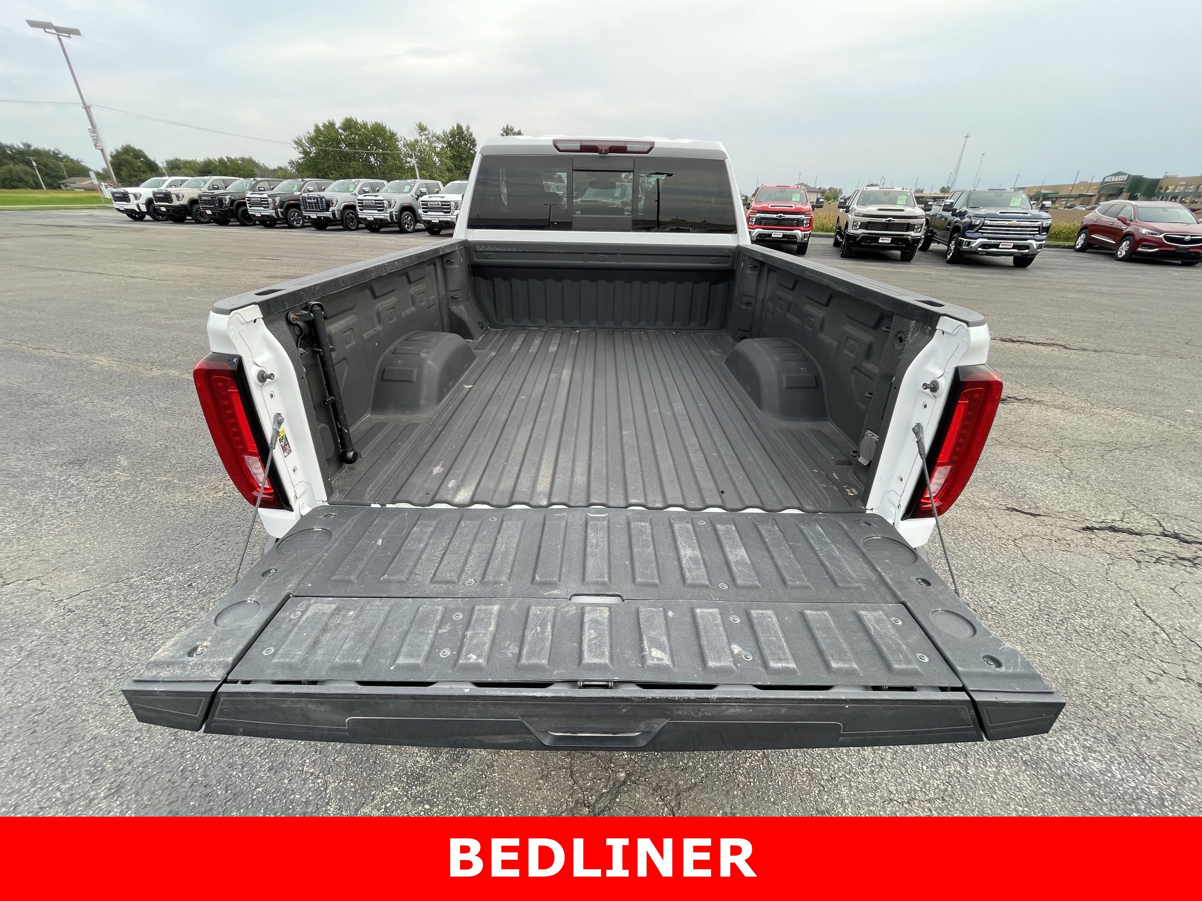 Certified 2021 GMC Sierra 2500 SLT w/ SLT Preferred Package AWD/4WD image 6