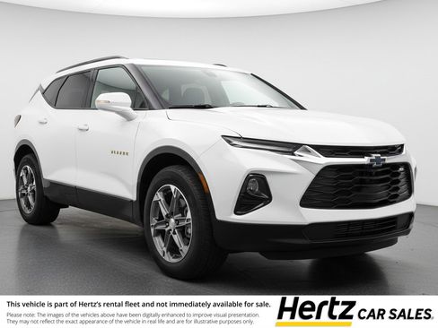 Used 2025 Chevrolet Blazer LT FWD image 1