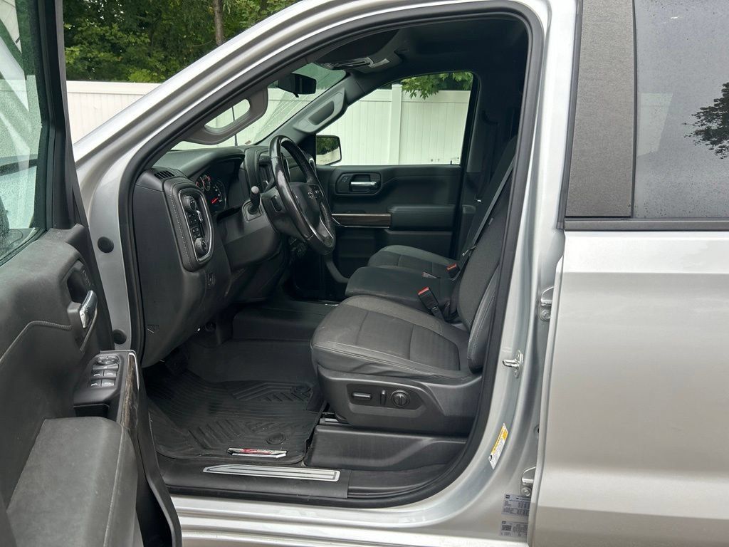 Used 2021 Chevrolet Silverado 1500 RST AWD/4WD image 17