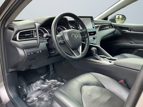 Used 2023 Toyota Camry XLE FWD image 11