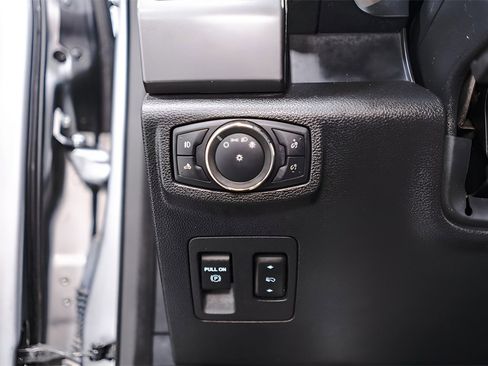 Used 2020 Ford F150 XLT w/ Equipment Group 302A Luxury image 21