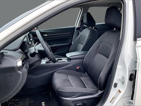 Used 2025 Nissan Altima 2.5 SV FWD image 20