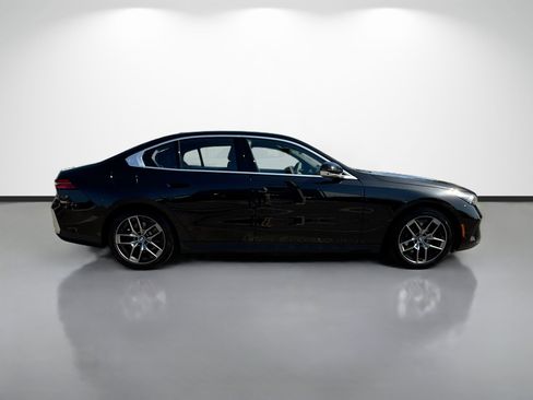 Used 2026 BMW 530i xDrive image 2