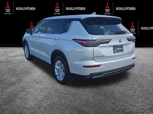New 2026 Mitsubishi Outlander ES FWD image 6