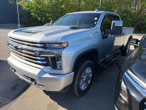 Used 2021 Chevrolet Silverado 2500 High Country image 2