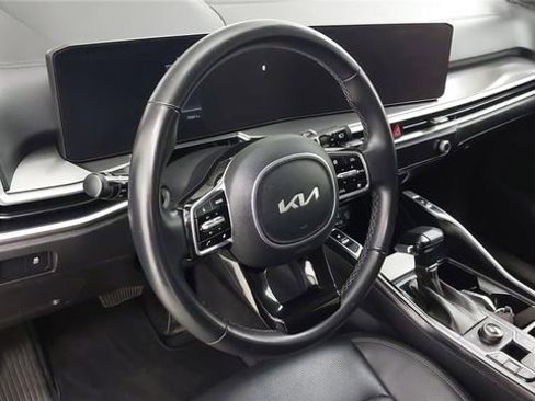 Used 2024 Kia Sorento S image 19