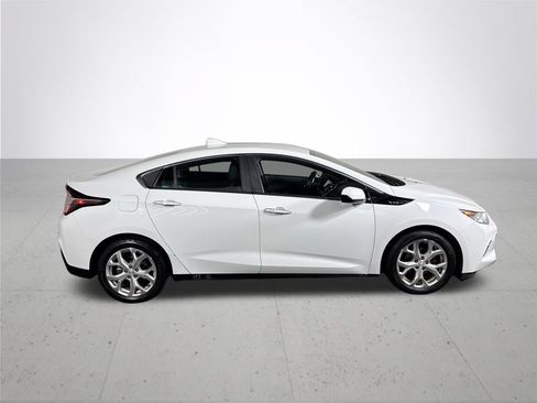 Used 2017 Chevrolet Volt Premier w/ Driver Confidence II Package FWD image 5