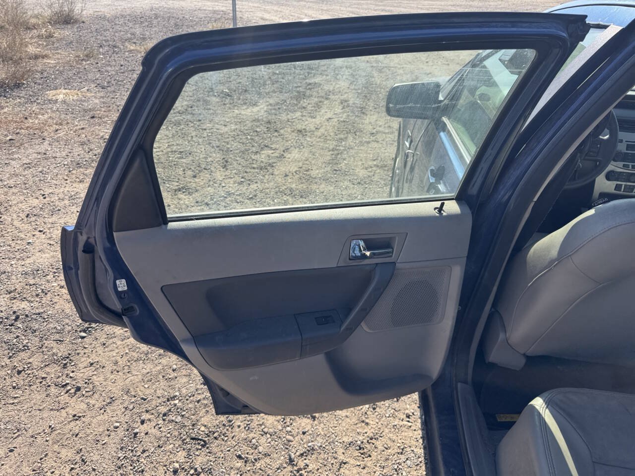 Used 2008 Ford Focus SES FWD image 23