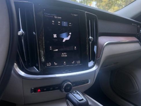 Used 2019 Volvo S60 T6 Momentum AWD/4WD image 12