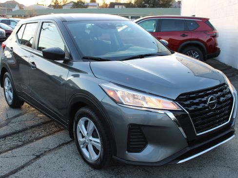 Used 2021 Nissan Kicks S image 8