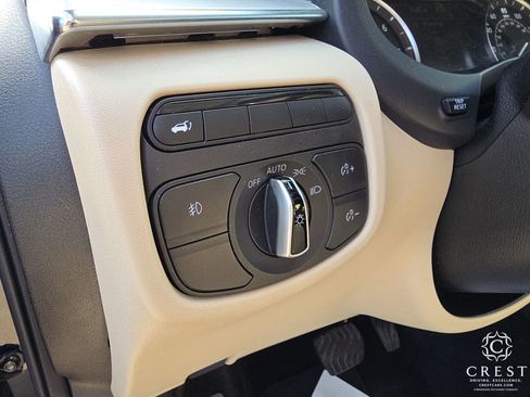 Used 2019 INFINITI QX50 Luxe w/ Navigation Package image 9