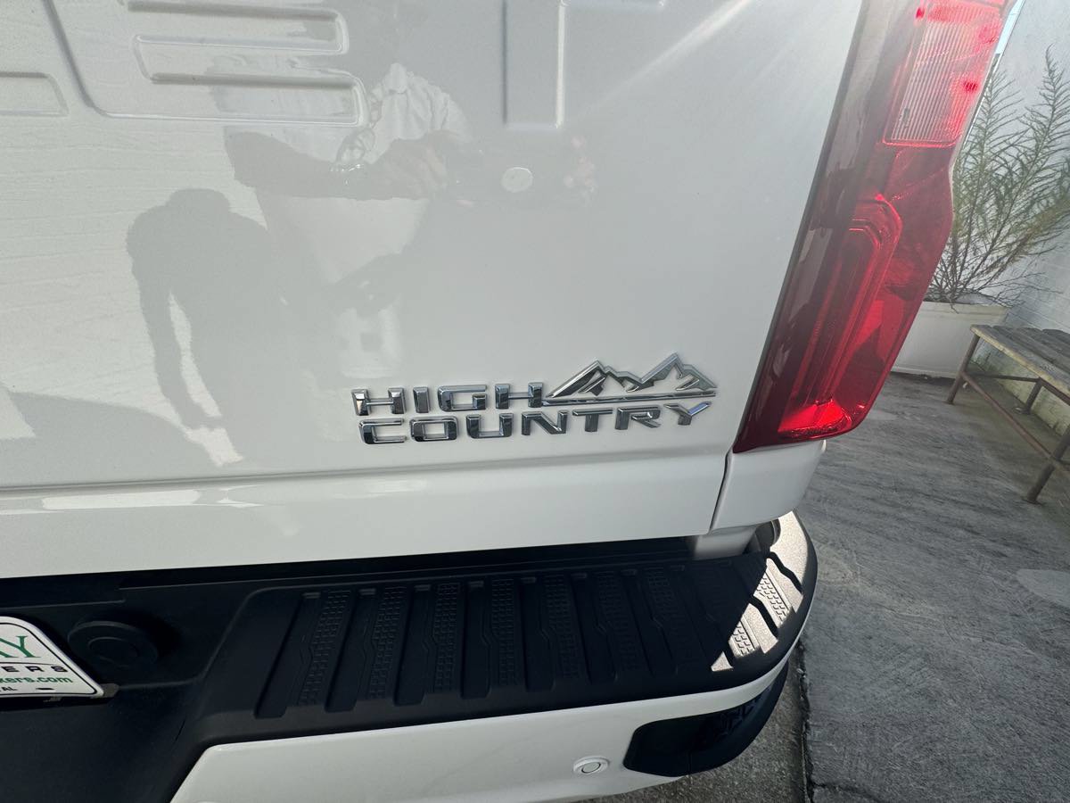 Used 2025 Chevrolet Silverado 3500 High Country w/ High Country Premium Package AWD/4WD image 22