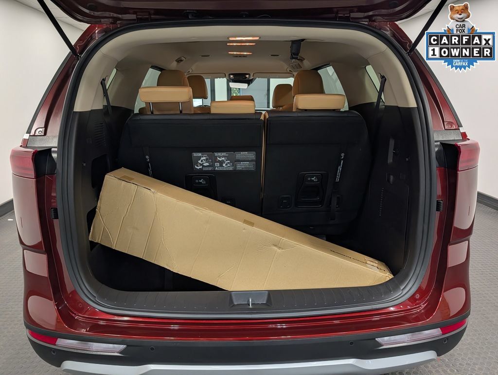 Certified 2024 Kia Carnival LX FWD image 25