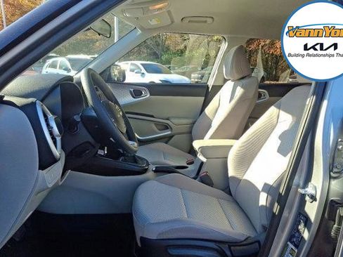 New 2025 Kia Soul LX image 6