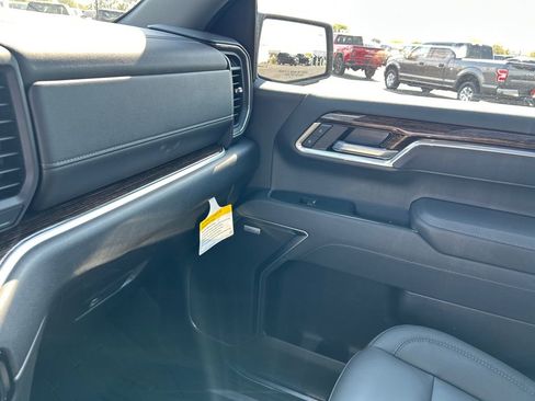 New 2026 GMC Sierra 1500 Elevation w/ Elevation Premium Package AWD/4WD image 32