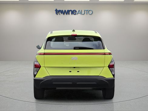 Used 2024 Hyundai Kona SE AWD/4WD image 5